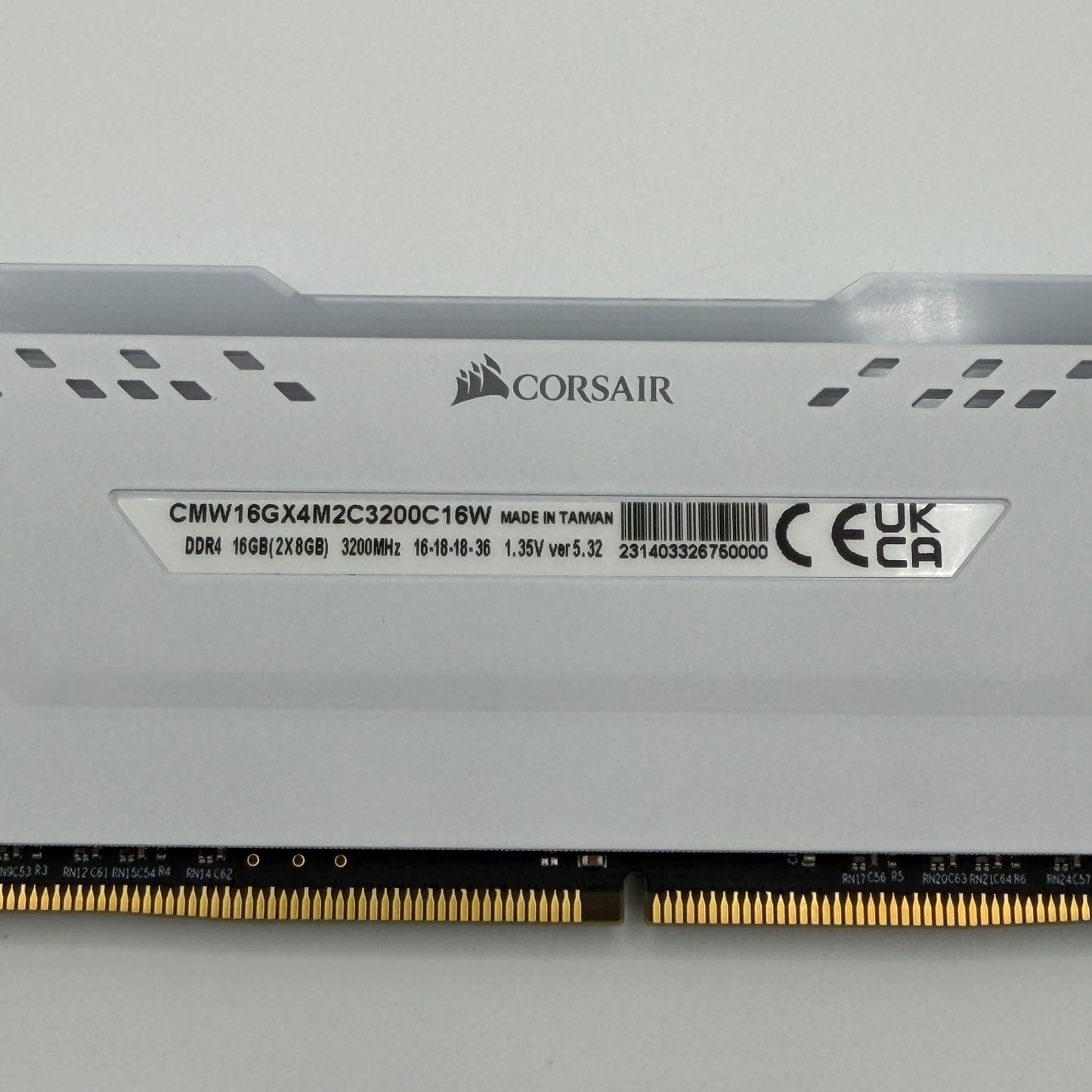 Corsair Vengeance RGB PRO 16GB DDR4 Memory Kit White 3200MHz CL16