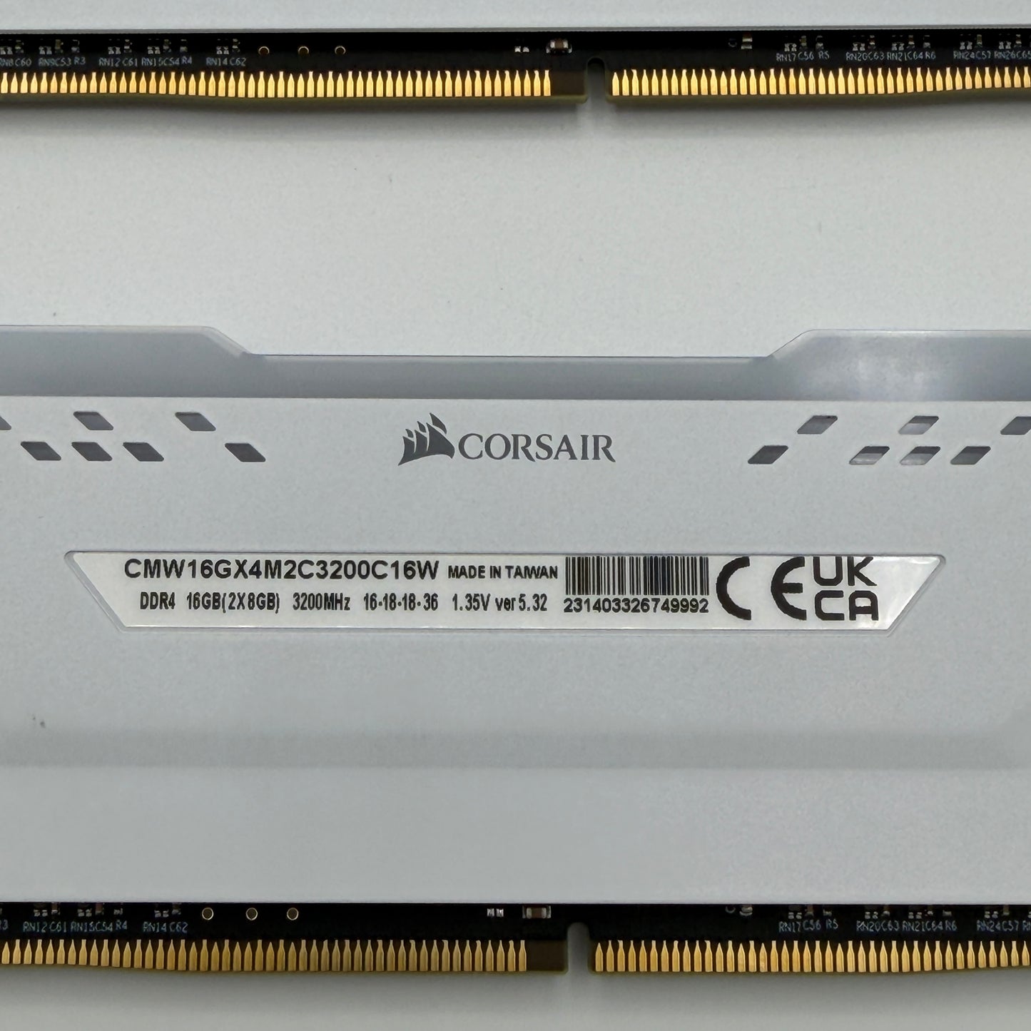 Corsair Vengeance RGB PRO 16GB DDR4 Memory Kit White 3200MHz CL16