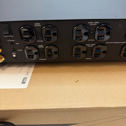 Furman Elite-15 DM i Linear Filtering AC Power Conditioner Black Used