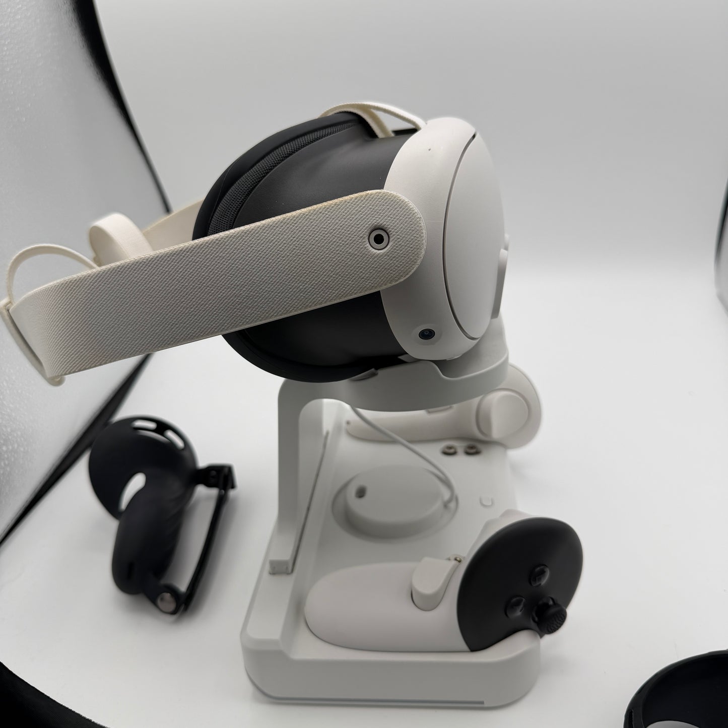 Meta Quest 3 512GB Standalone VR Headset S3A w/Dock