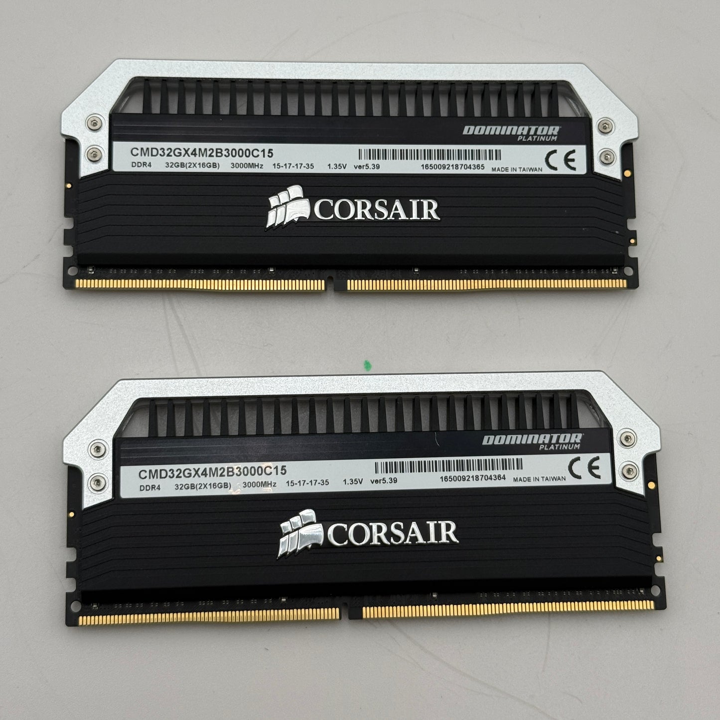 CORSAIR Dominator Platinum DDR4 32GB (2x16) RAM 3000MHZ Black Memory Kit