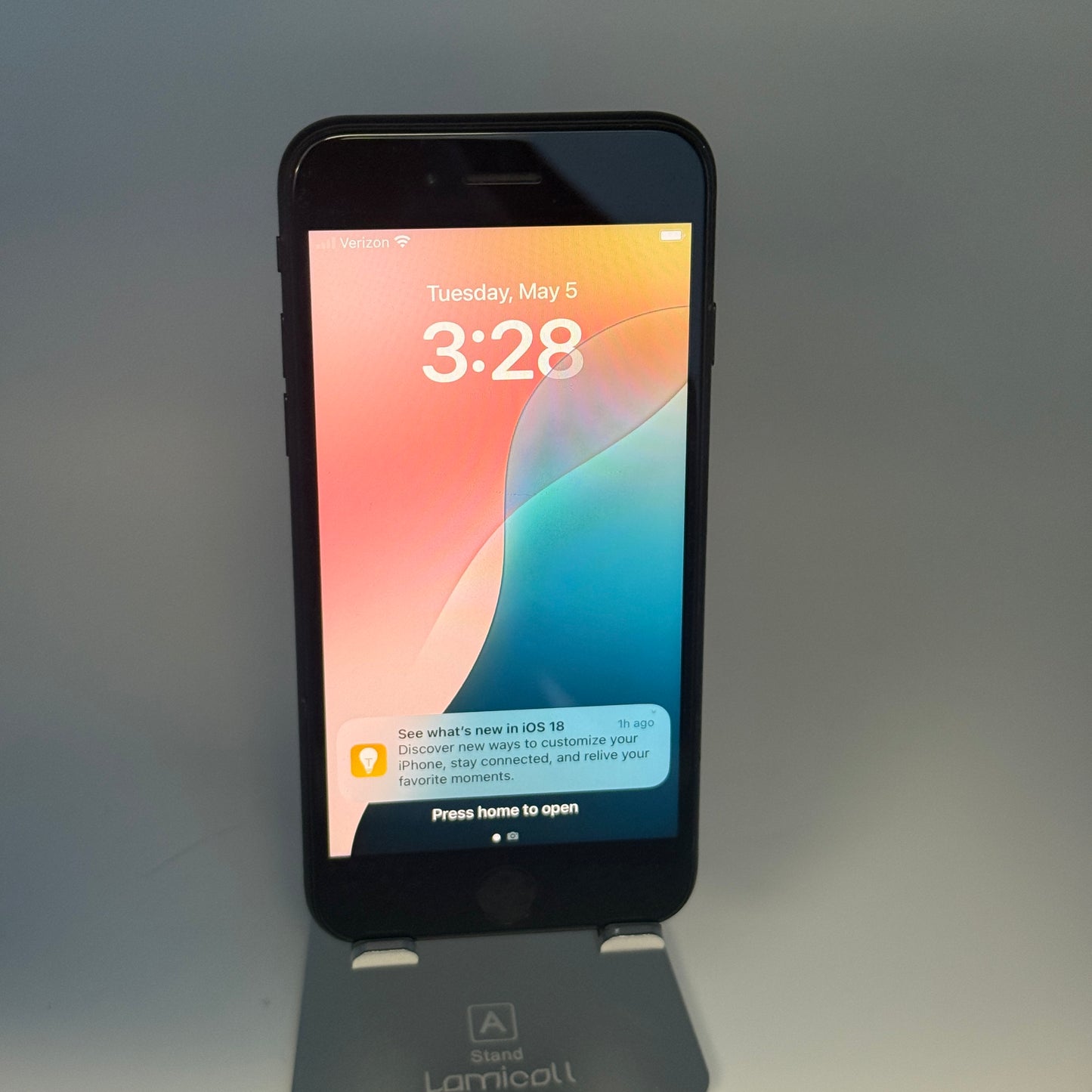 Unlocked Apple iPhone SE 64GB  Black Service battery