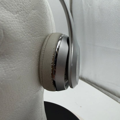 Beats Solo 3 Wireless Headphones Silver Needs New Ear Pads WORKS GREAT