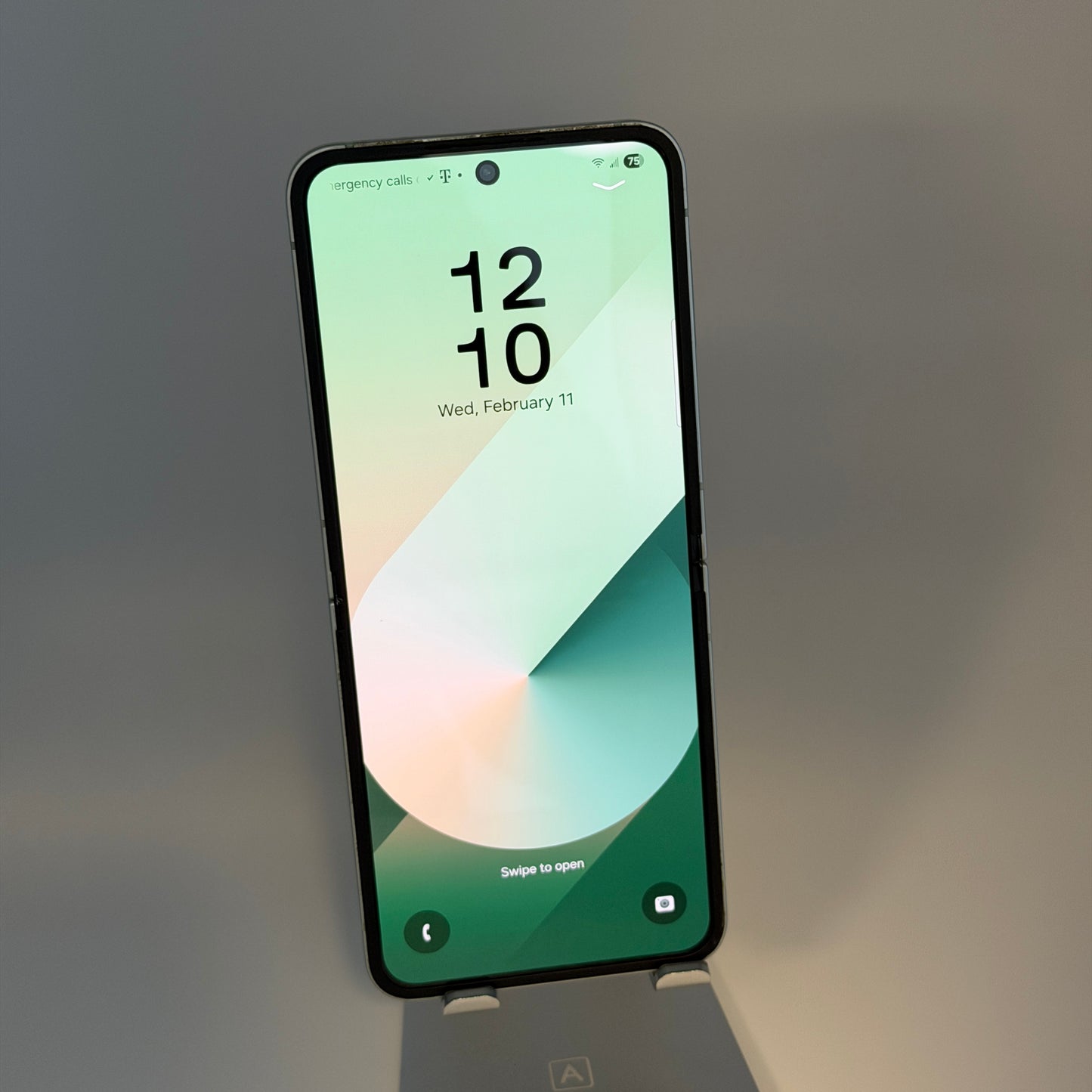 Samsung Galaxy Z Flip 6 256GB Mint Unlocked Clean