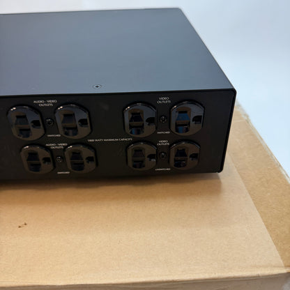 Furman Elite-15 DM i Linear Filtering AC Power Conditioner Black Used