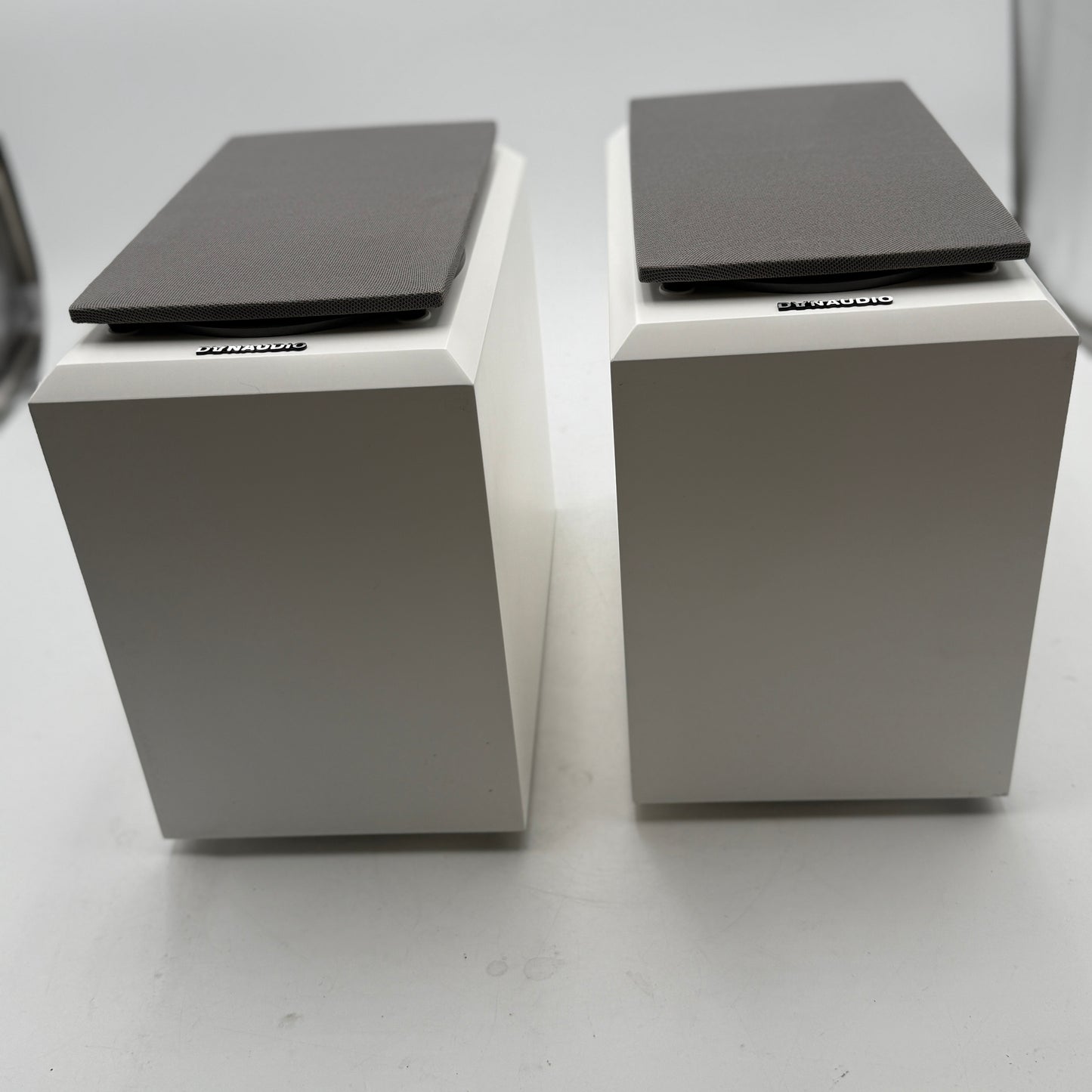 Dynaudio Emit 10 Bookshelf Speakers Pair - White Satin MINTY