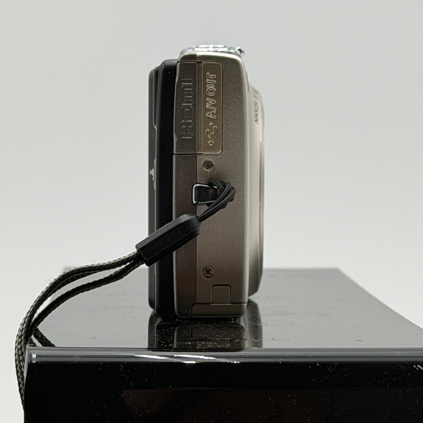 Used Nikon Coolpix S6100 Digital Camera Silver with Carrying Bag