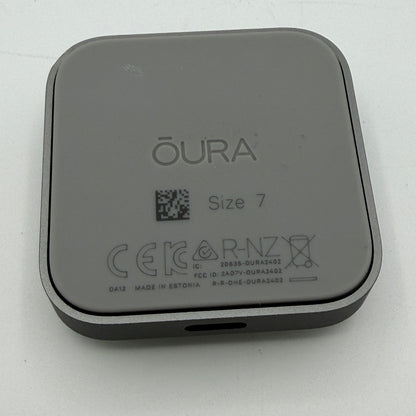 Oura Ring 4 Smart Ring Size 7 Black Silver with Charger and Base