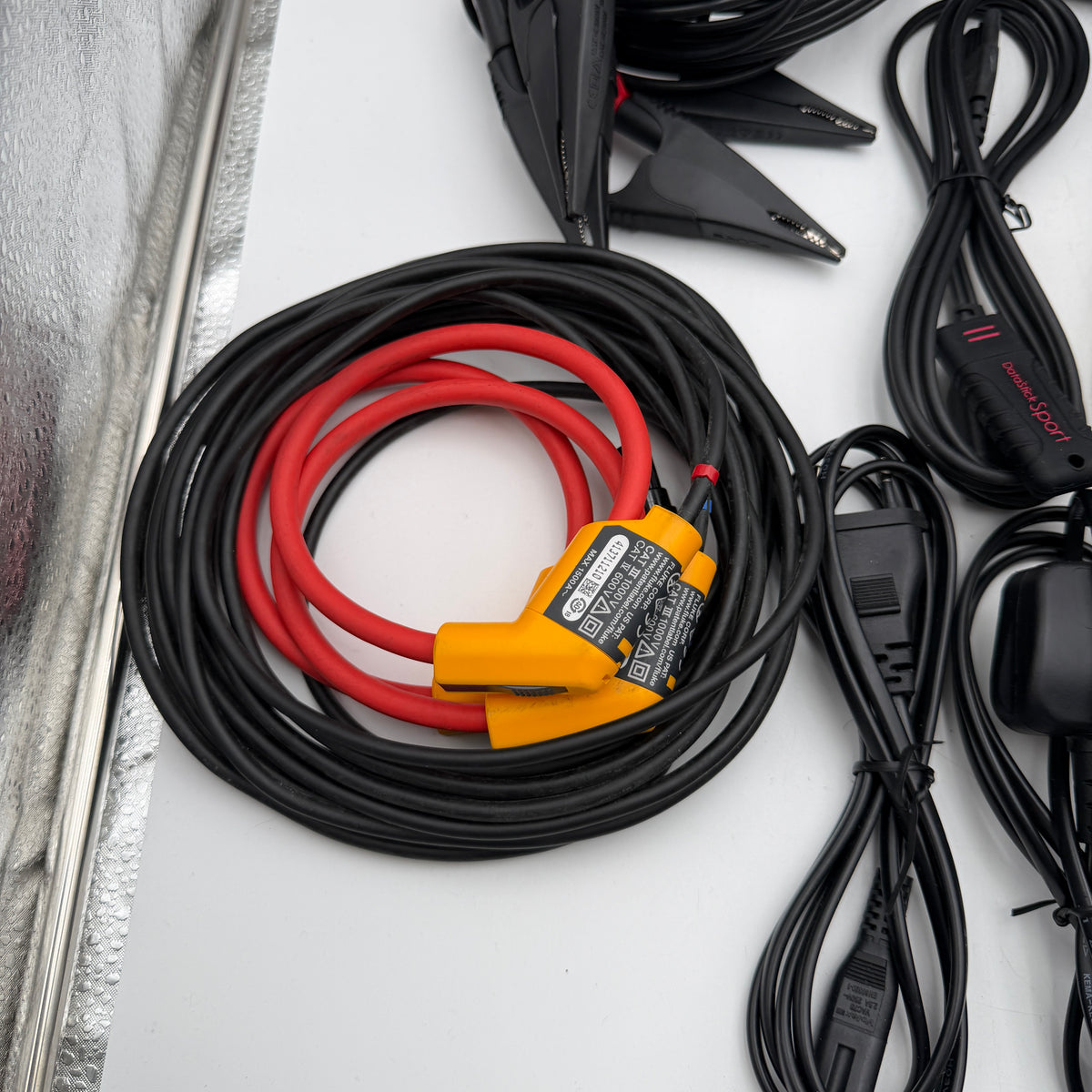 Fluke 1732 Three Phase Electrical Energy Power Logger Analyzer w accessories