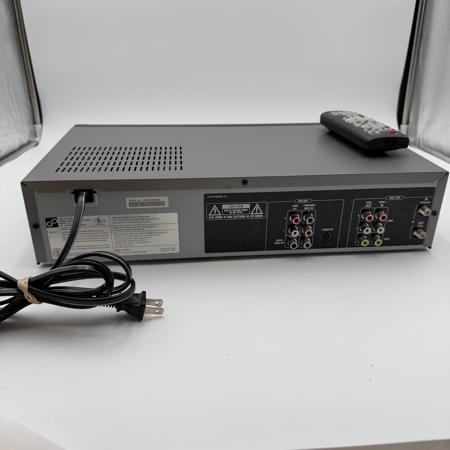 GO VIDEO DV1030 DVD Player - VCR Works Includes Remote READ