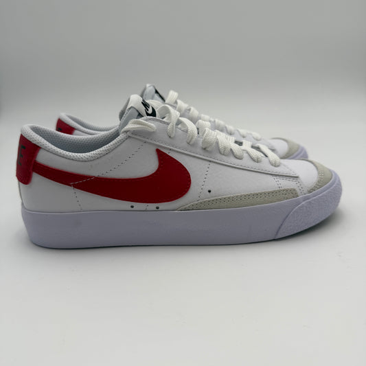 NWOB Nike Grade School Blazer Low '77 White Black Gym Red GS SIZE 4 DA4074-126