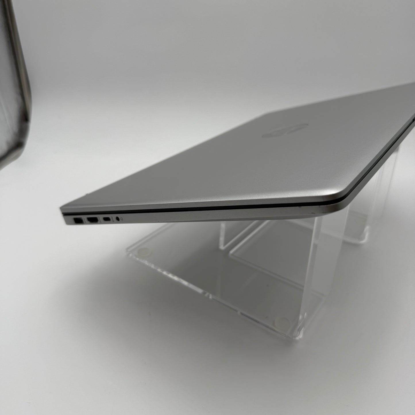 HP 17-CN1053CL Laptop 1TB HDD 12GB RAM Core i5 Silver 2022