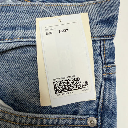 H&M Mens Jeans 38x32 Medium Wash Blue Denim Straight Loose Fit Baggy
