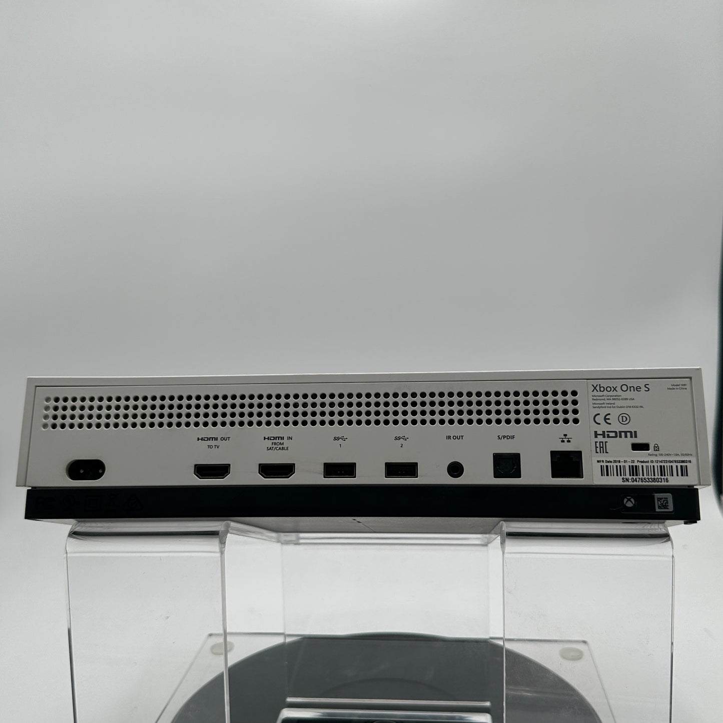 Microsoft Xbox One S (1681) 1TB
