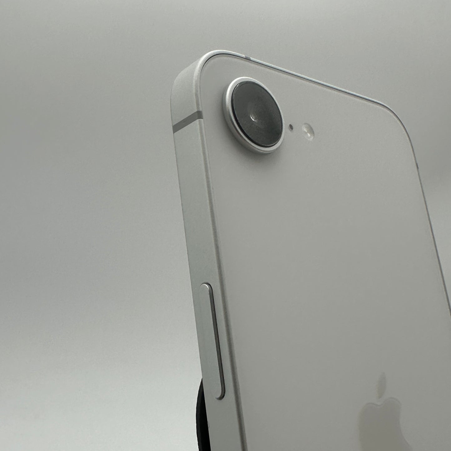 Apple iPhone 16e 128GB Unlocked