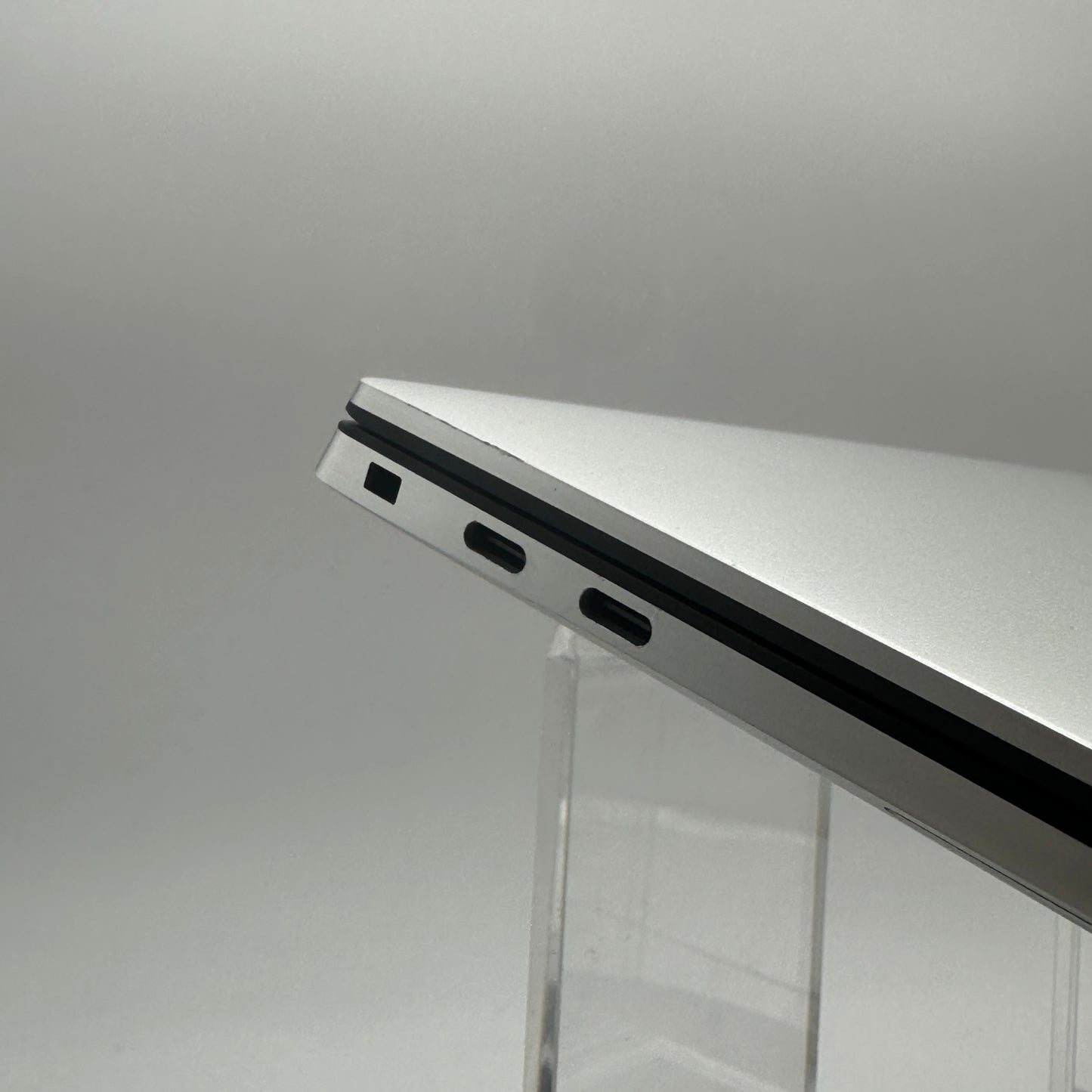 Dell XPS P91F Laptop 4050 i7-13700h 64GB 2TB