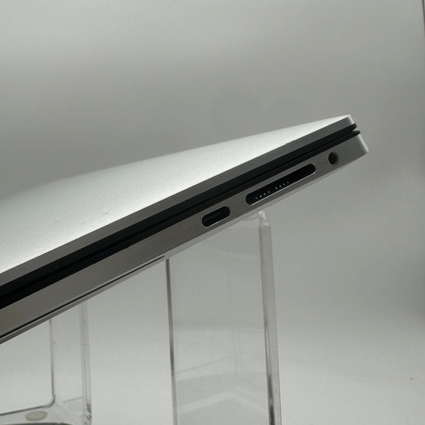 Dell XPS P91F Laptop 4050 i7-13700h 64GB 2TB