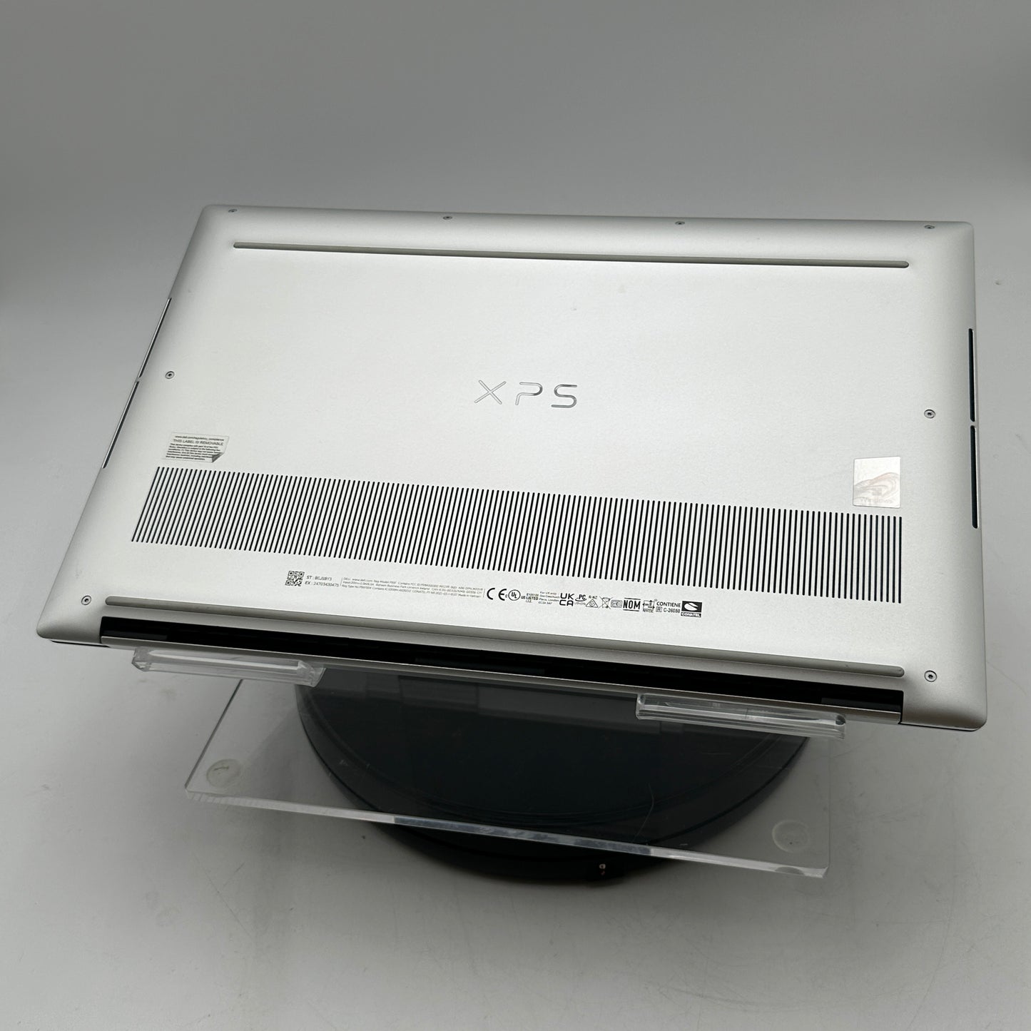 Dell XPS P91F Laptop 4050 i7-13700h 64GB 2TB