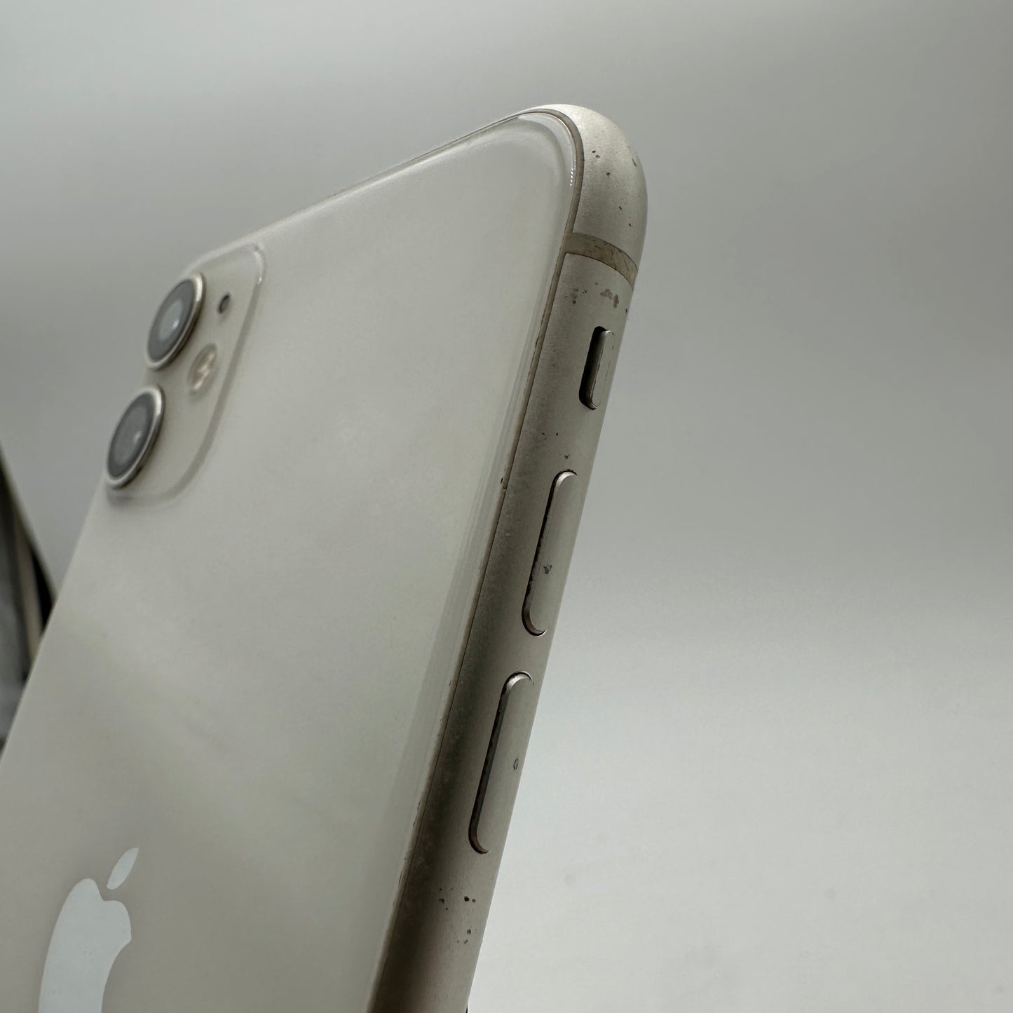 Apple iPhone 11 64GB White Unlocked