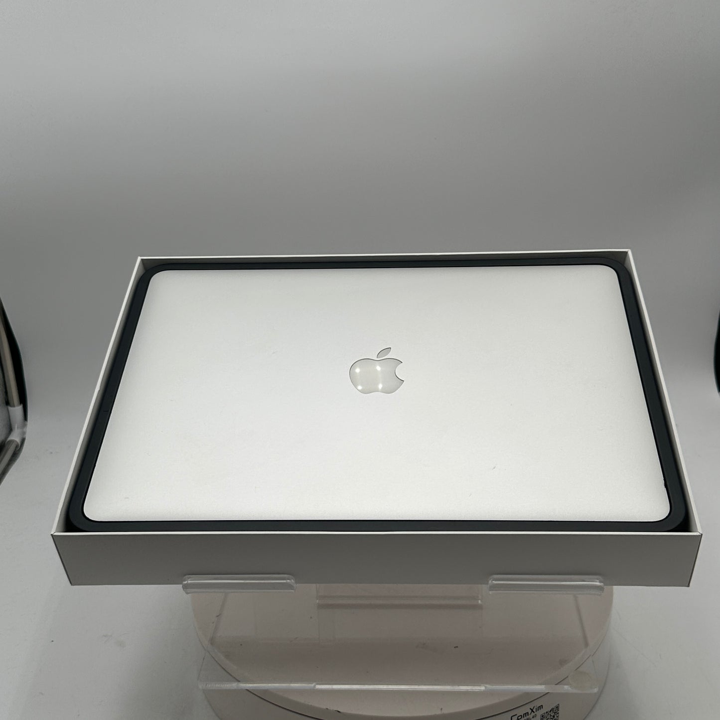 Apple MacBook Pro 15-inch A1398 (2015) Core i7 16GB 256GB
