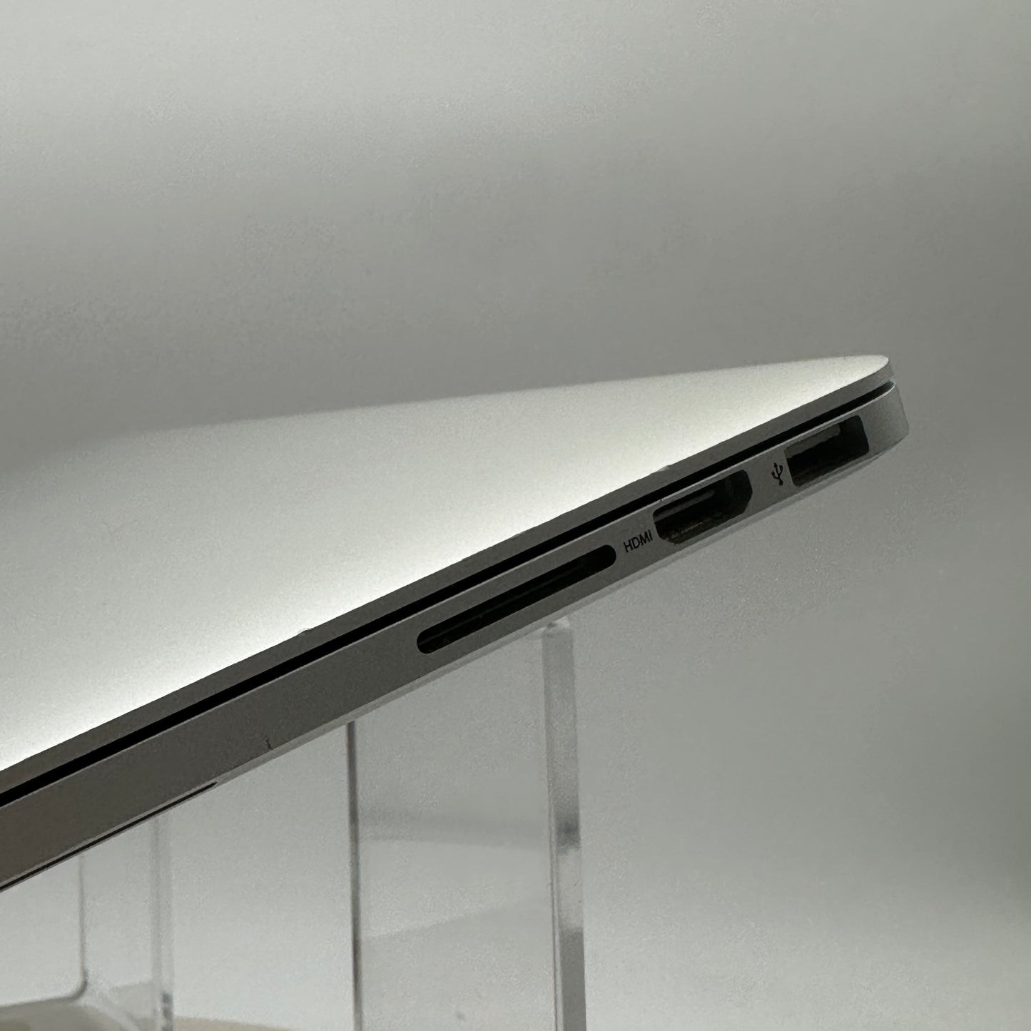 Apple MacBook Pro 15-inch A1398 (2015) Core i7 16GB 256GB