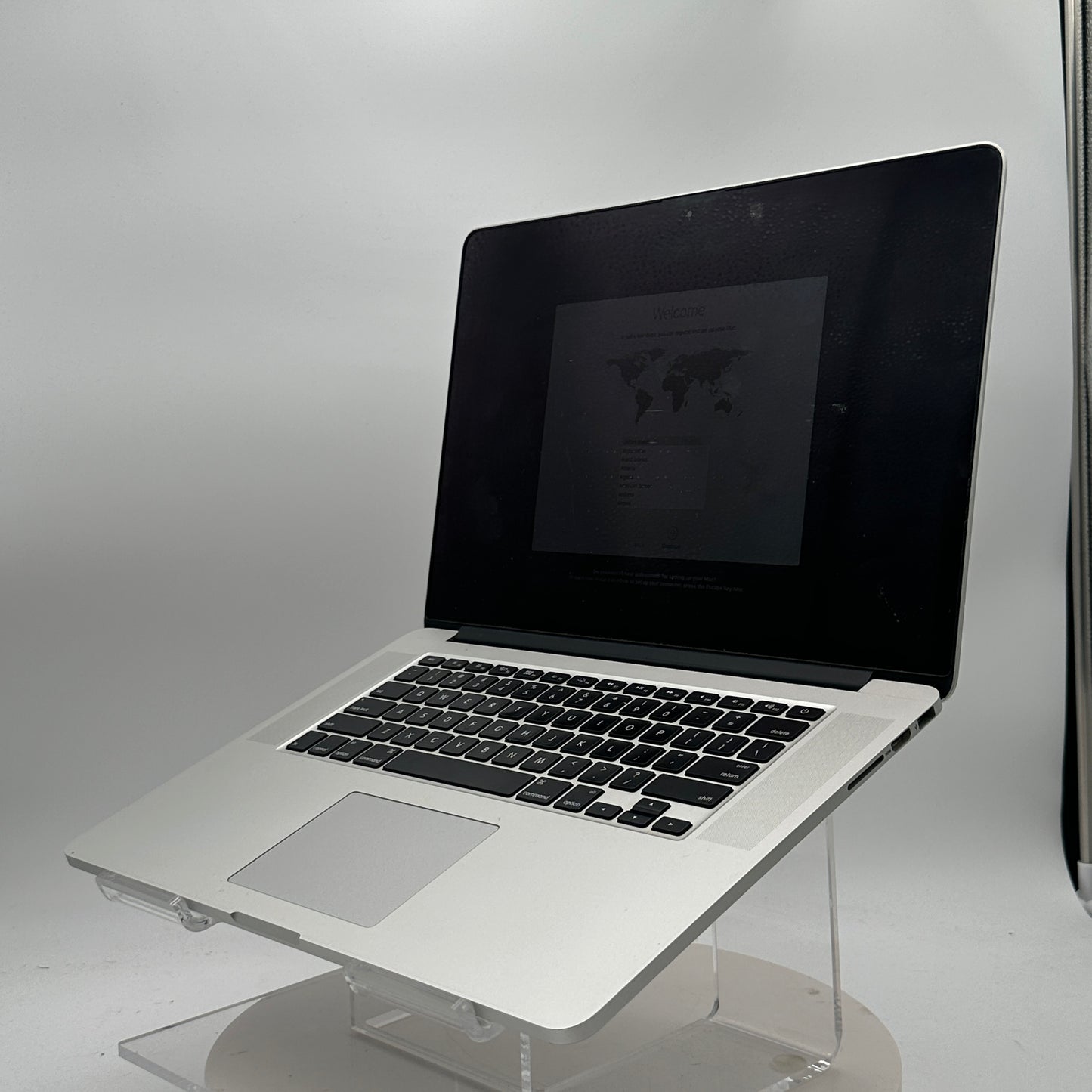 Apple MacBook Pro 15-inch A1398 (2015) Core i7 16GB 256GB