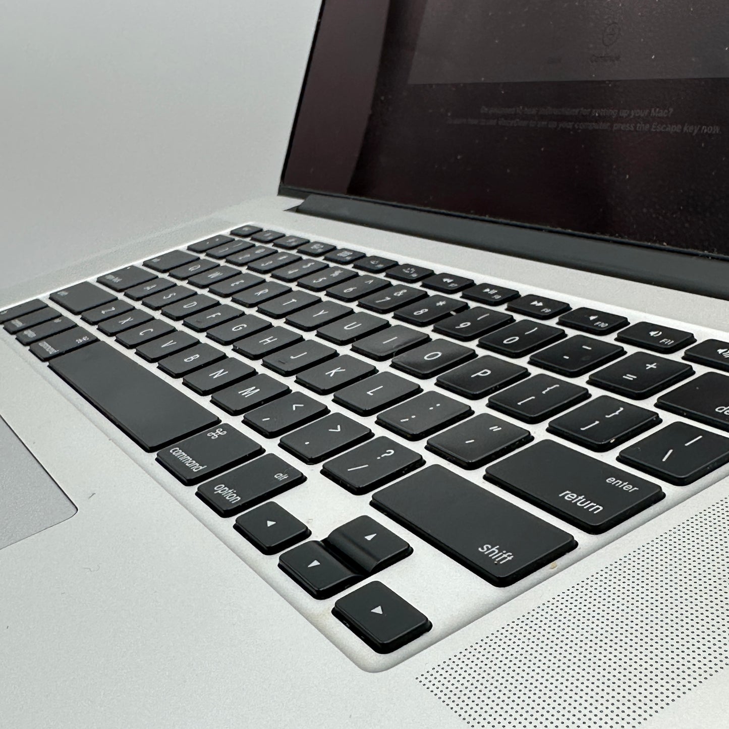 Apple MacBook Pro 15-inch A1398 (2015) Core i7 16GB 256GB