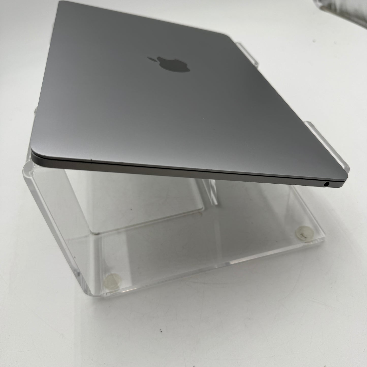 Apple MacBook Pro 13" A2159 2019 Core i5 8GB 256GB Space Gray