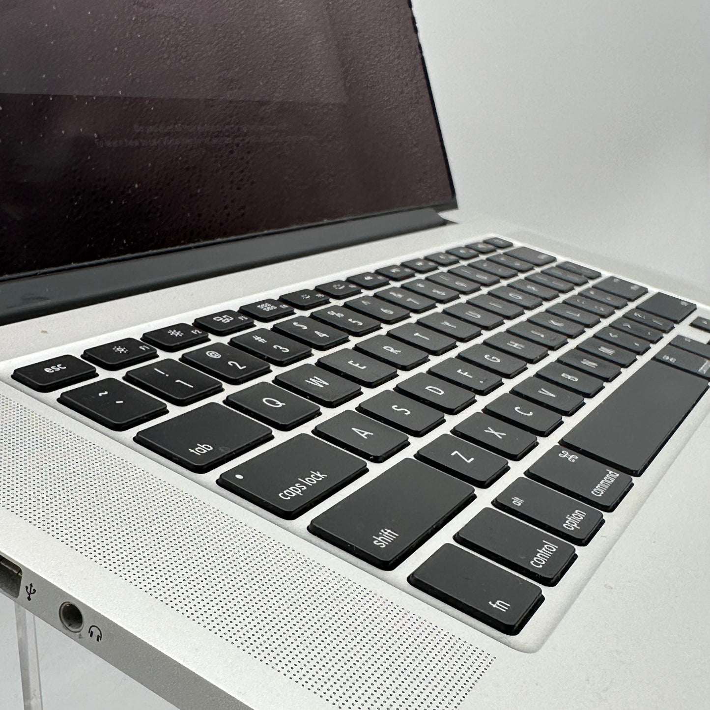 Apple MacBook Pro 15-inch A1398 (2015) Core i7 16GB 256GB