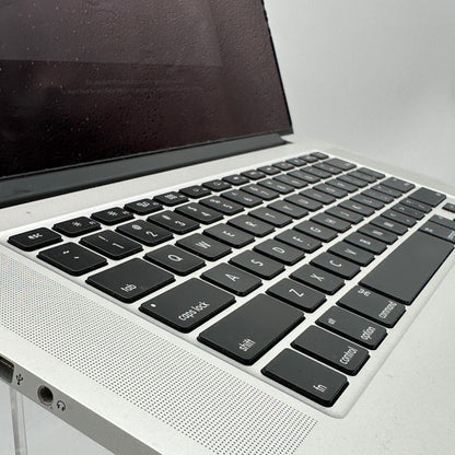 Apple MacBook Pro 15-inch A1398 (2015) Core i7 16GB 256GB