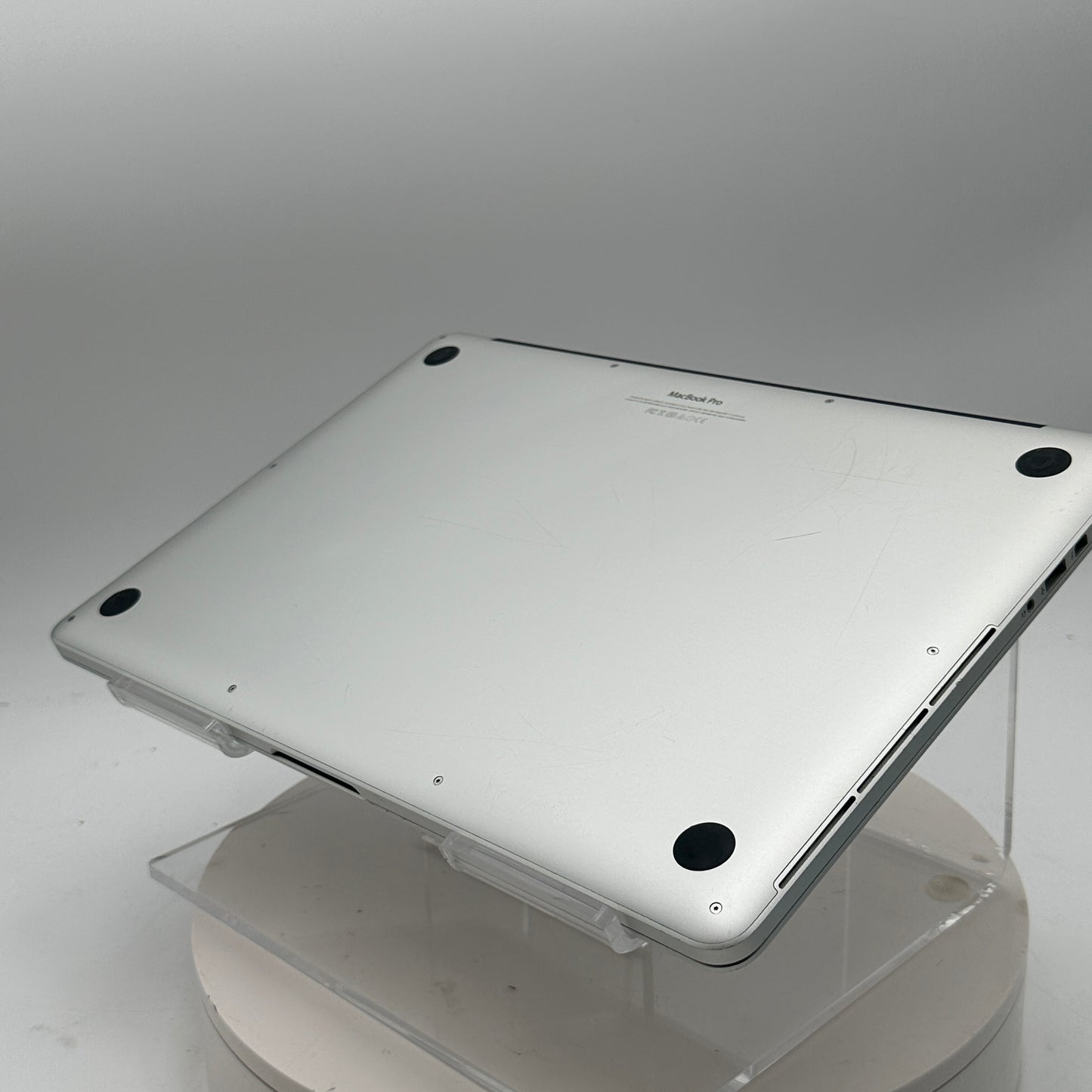 Apple MacBook Pro 15-inch A1398 (2015) Core i7 16GB 256GB