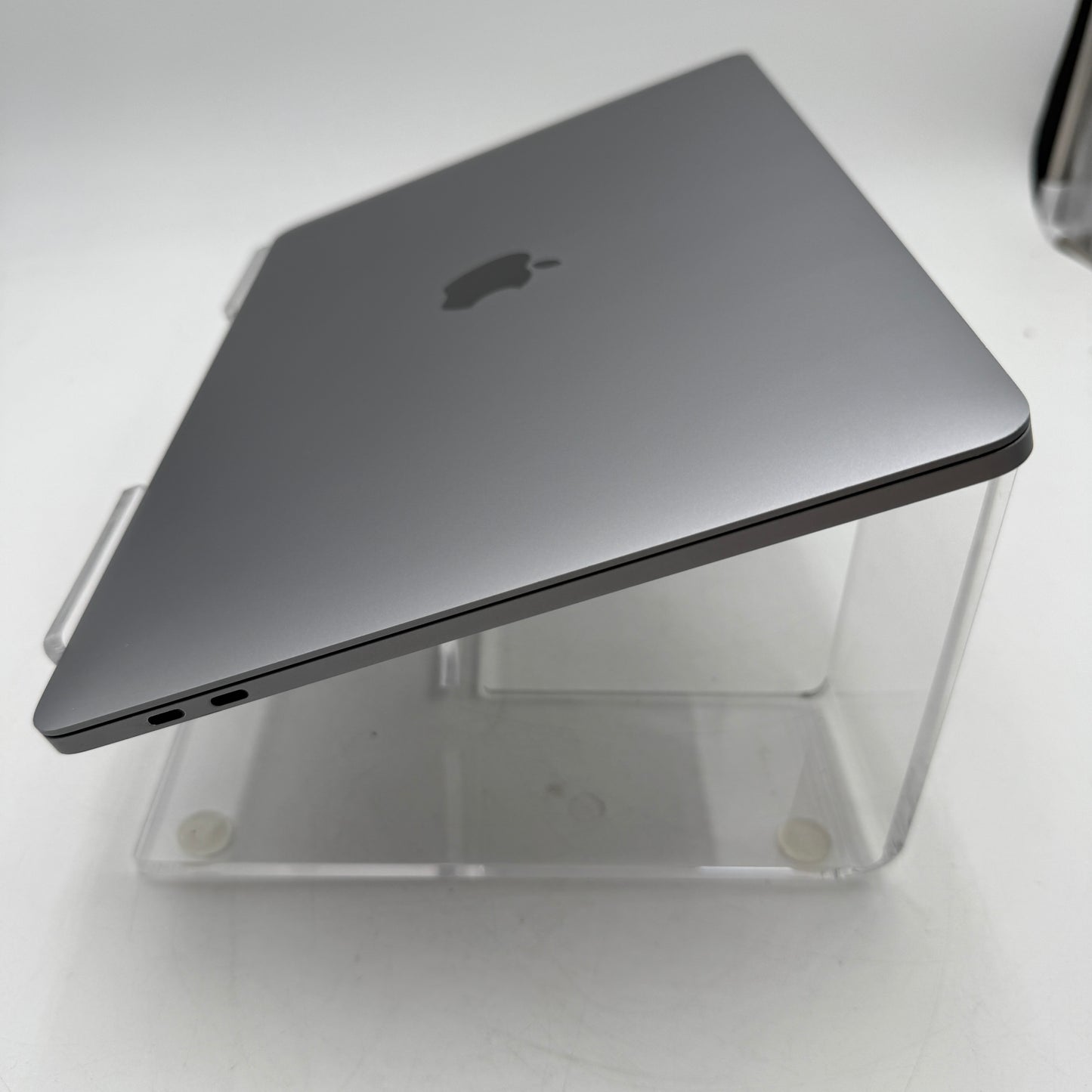 Apple MacBook Pro 13" A2159 2019 Core i5 8GB 256GB Space Gray