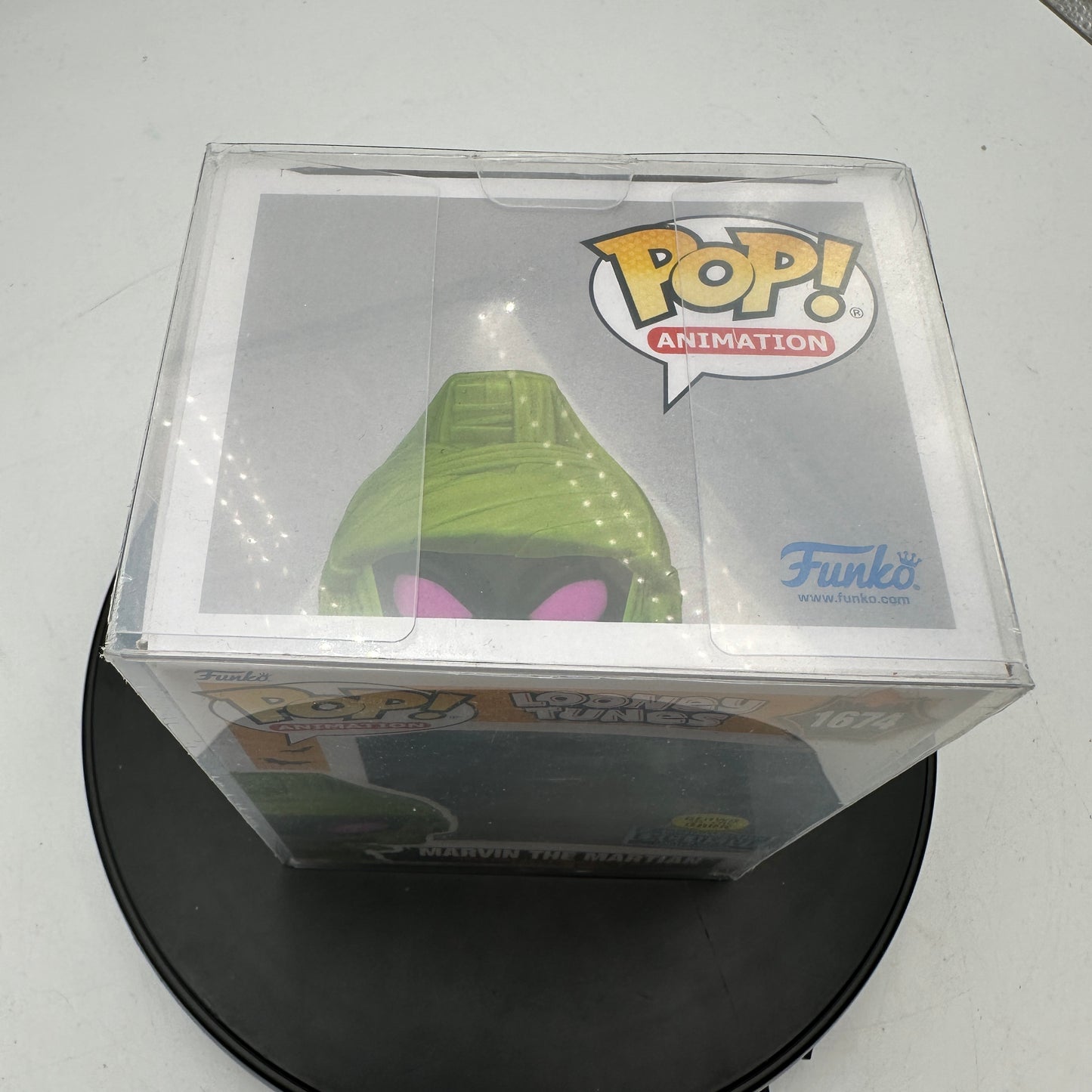 Funko Pop! Looney Tunes Marvin the Martian (Glow) Exclusive #1674 W/ Protector