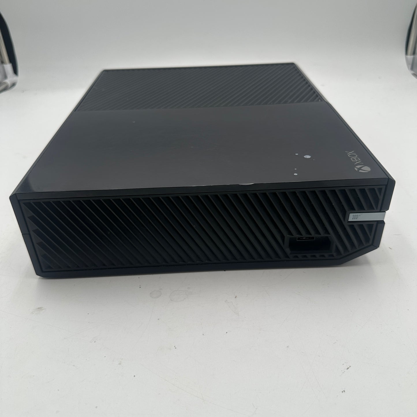 Microsoft Xbox One (1540) 2013 Console 320GB READ