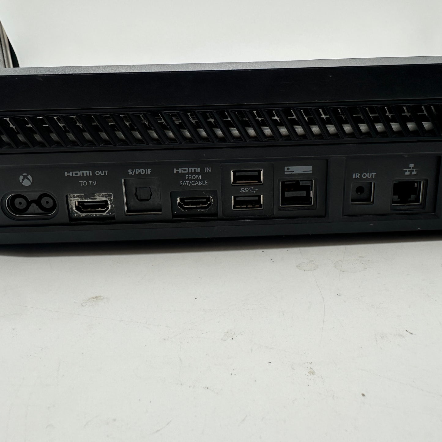 Microsoft Xbox One (1540) 2013 Console 320GB READ