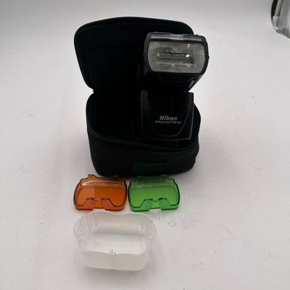 Nikon Speedlight SB-700 Flash