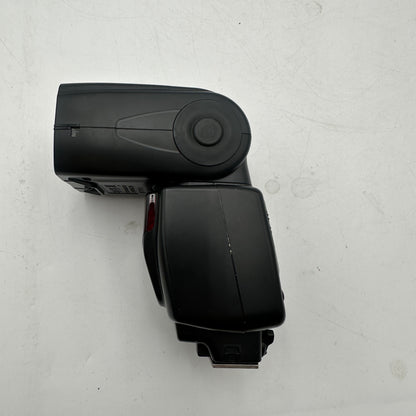 Nikon Speedlight SB-700 Flash