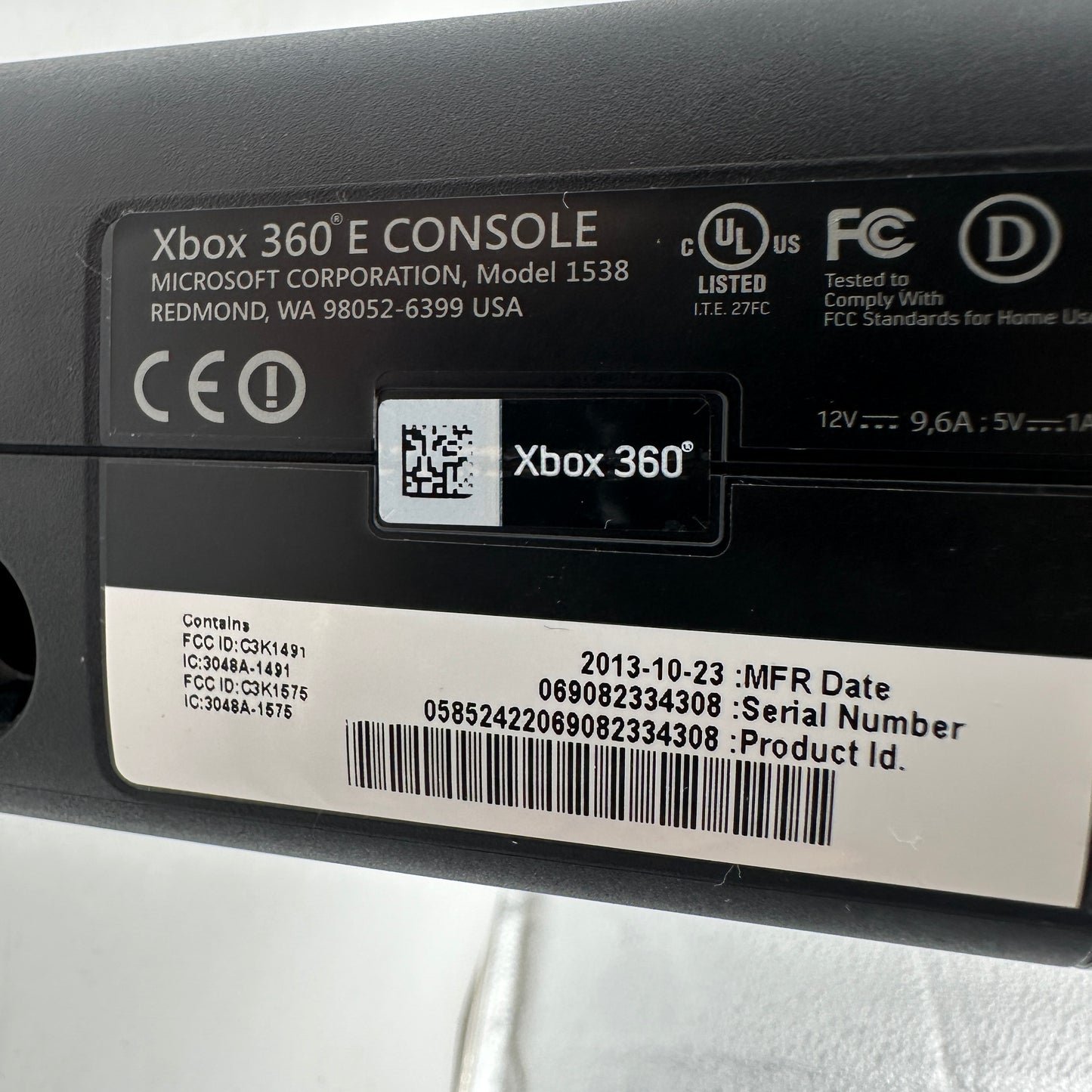 Microsoft Xbox 360 E (1538) 2013 Console, Black, 4GB with 2 Controllers