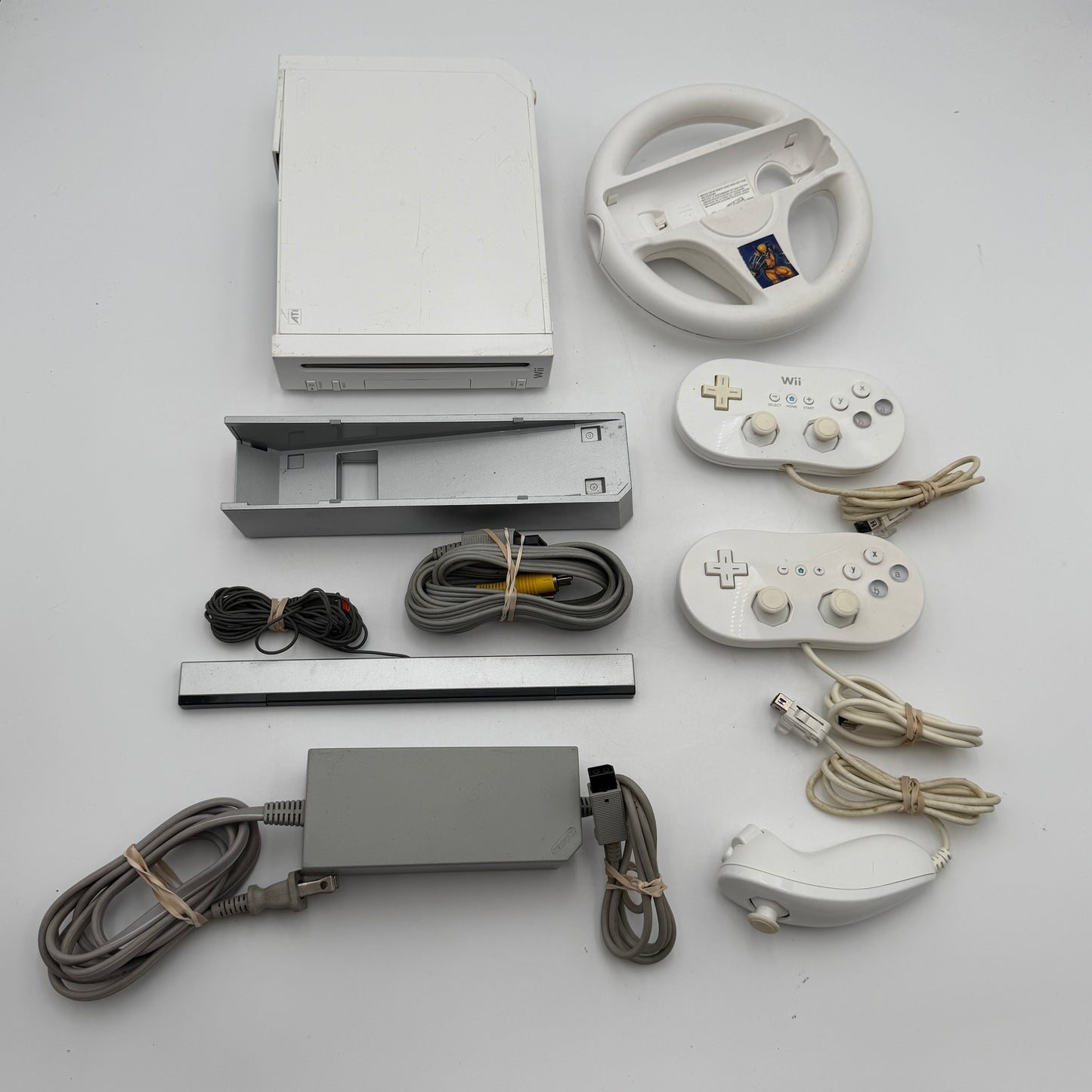 Nintendo Wii RVL-001 2006 with 2 Controllers