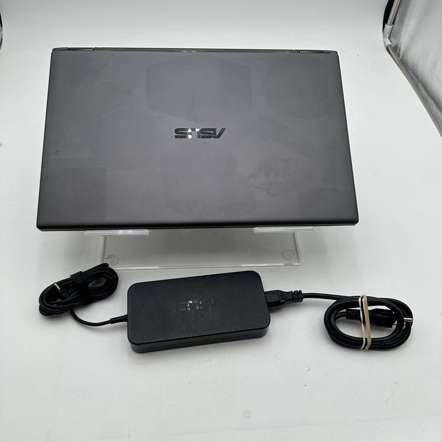 Asus ZenBook Q546F 15-inch Laptop Core i7 16GB RAM 1TB GTX 1050 READ