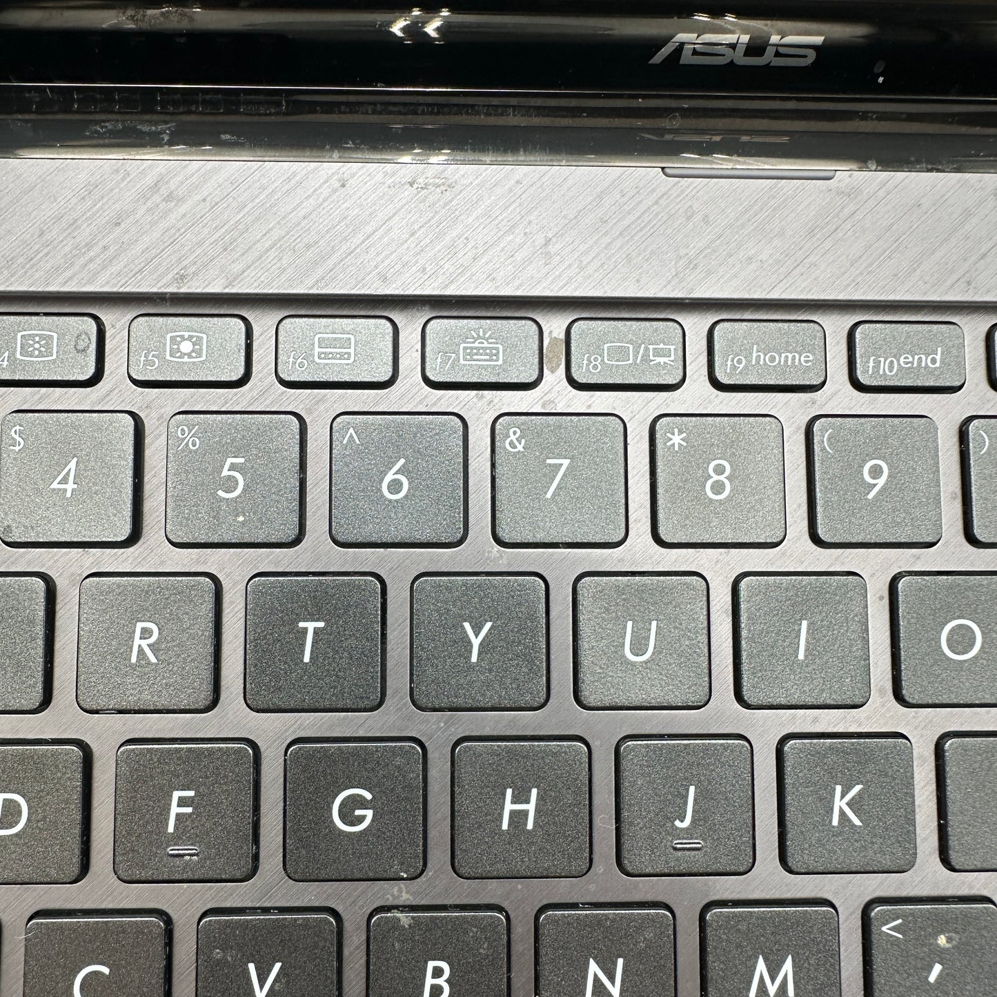 Asus ZenBook Q546F 15-inch Laptop Core i7 16GB RAM 1TB GTX 1050 READ