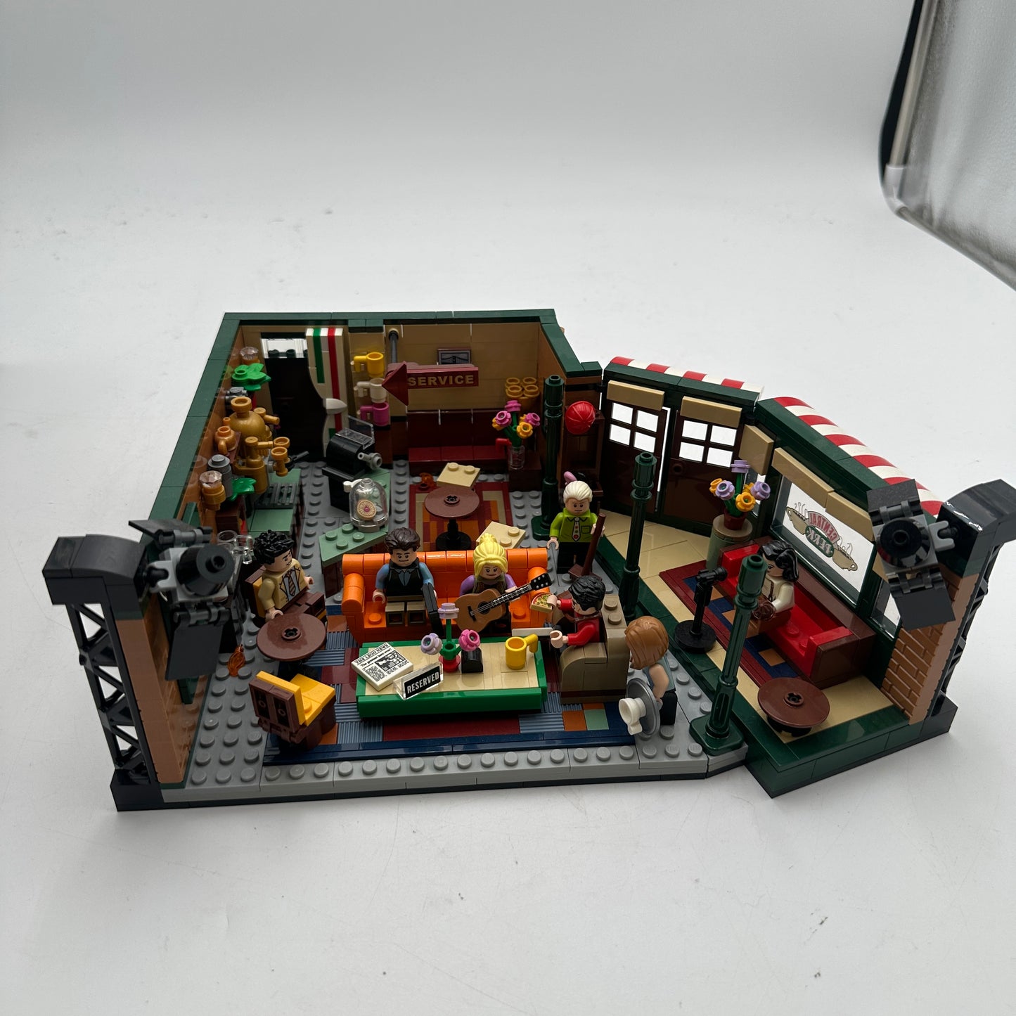 LEGO FRIENDS The Television Series 21319 Completed with Mini-Figs READ