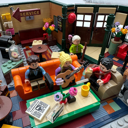 LEGO FRIENDS The Television Series 21319 Completed with Mini-Figs READ