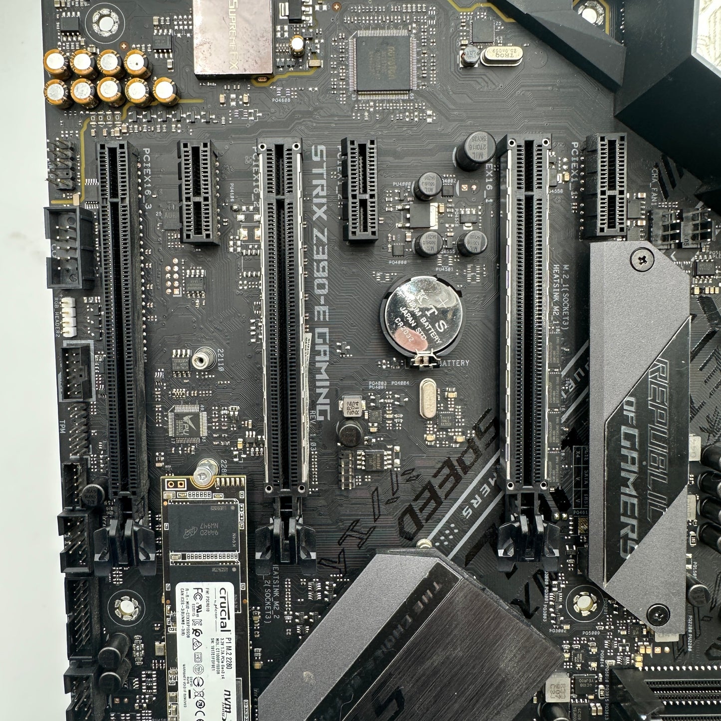 Asus ROG Strix Z390-E Gaming Motherboard Intel Chipset READ