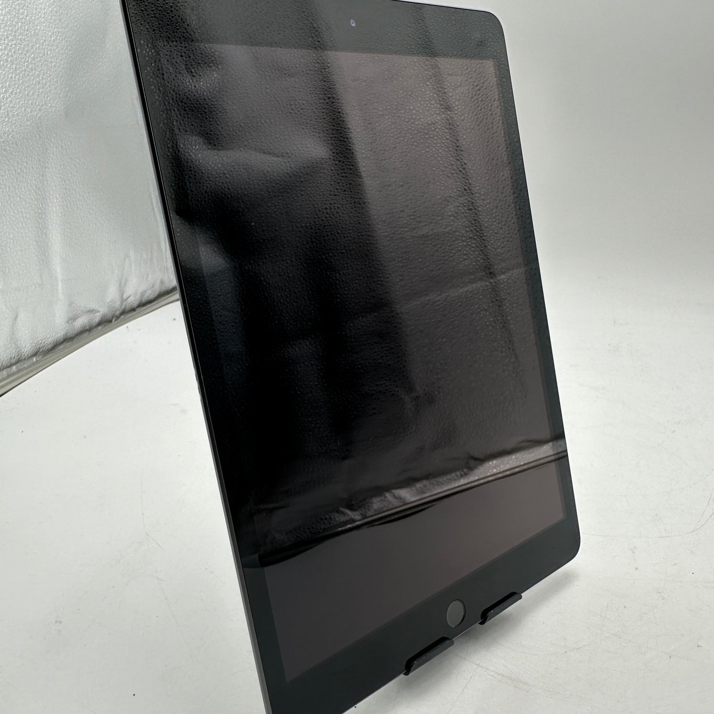 Apple iPad 7th Gen A2197 (2019) 128GB Wi‑Fi Only Space Gray