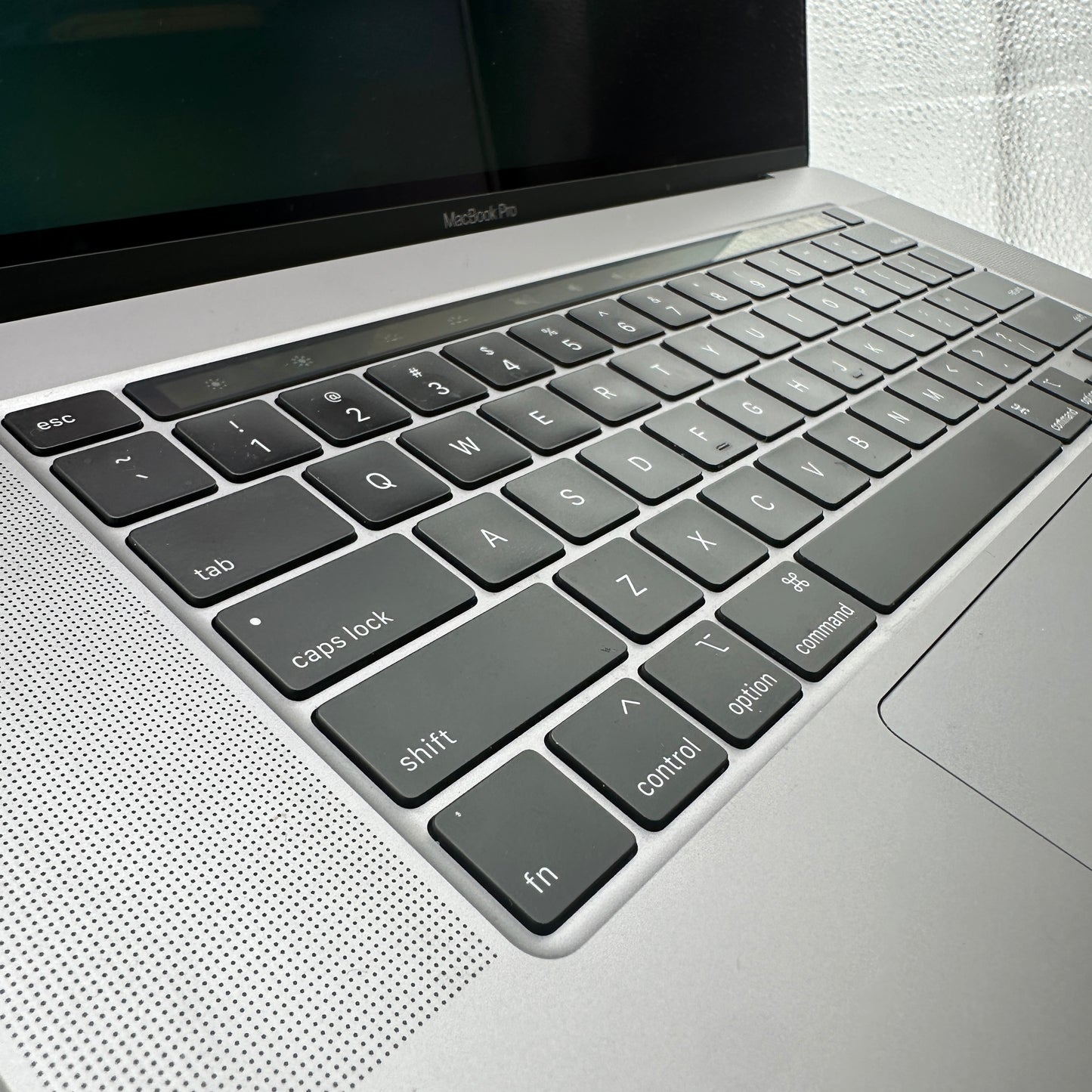 Apple MacBook Pro 16" A2141 2019 Core i7 64GB RAM 500GB SSD MINTY