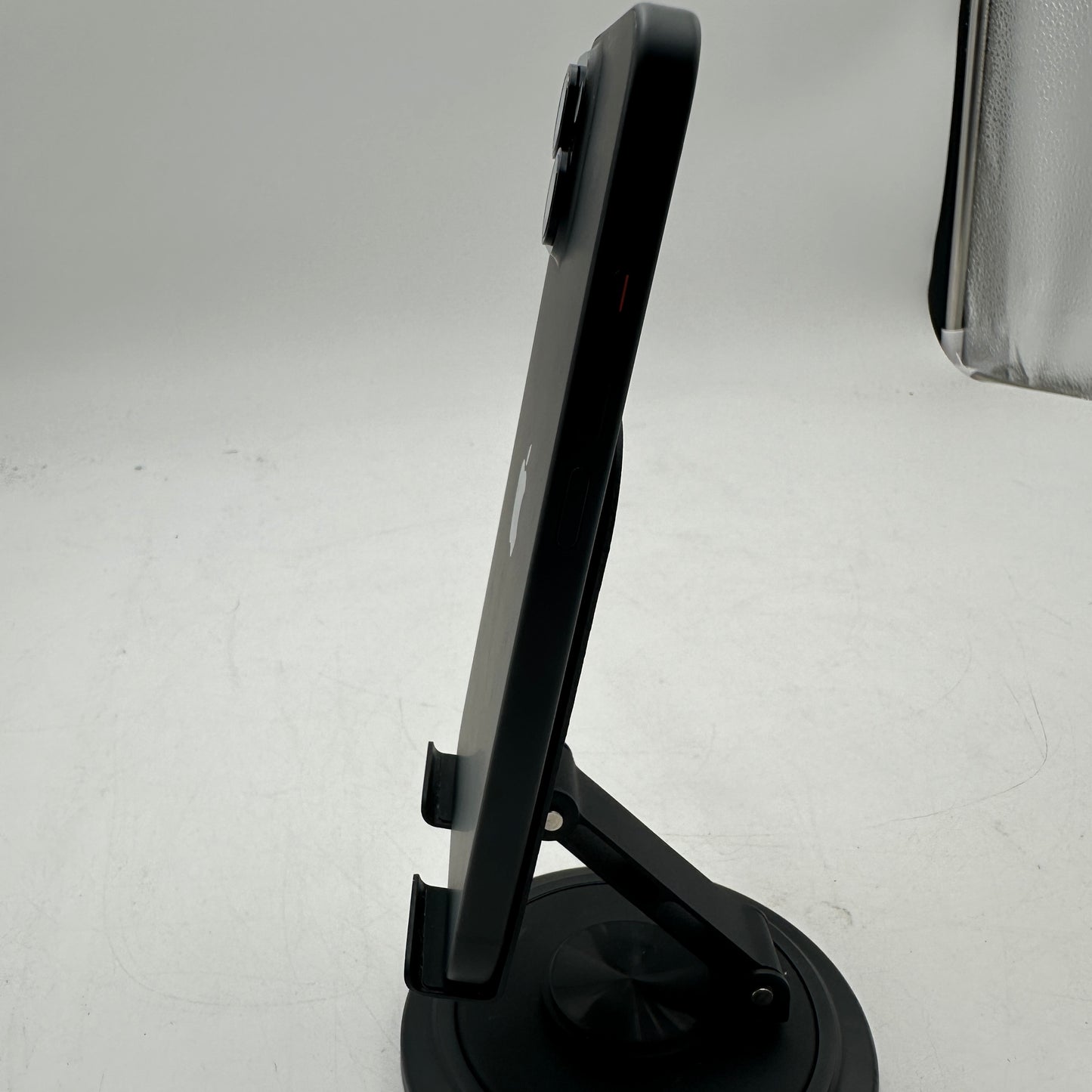 Apple iPhone 15 128GB T-Mobile READ Minty