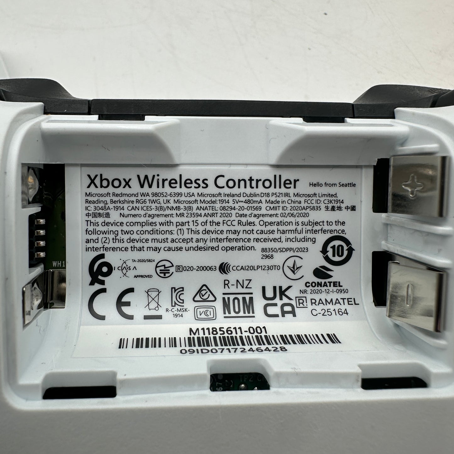 Microsoft Xbox Series S (1883) 2020 Video Game System 512GB 1 Controller