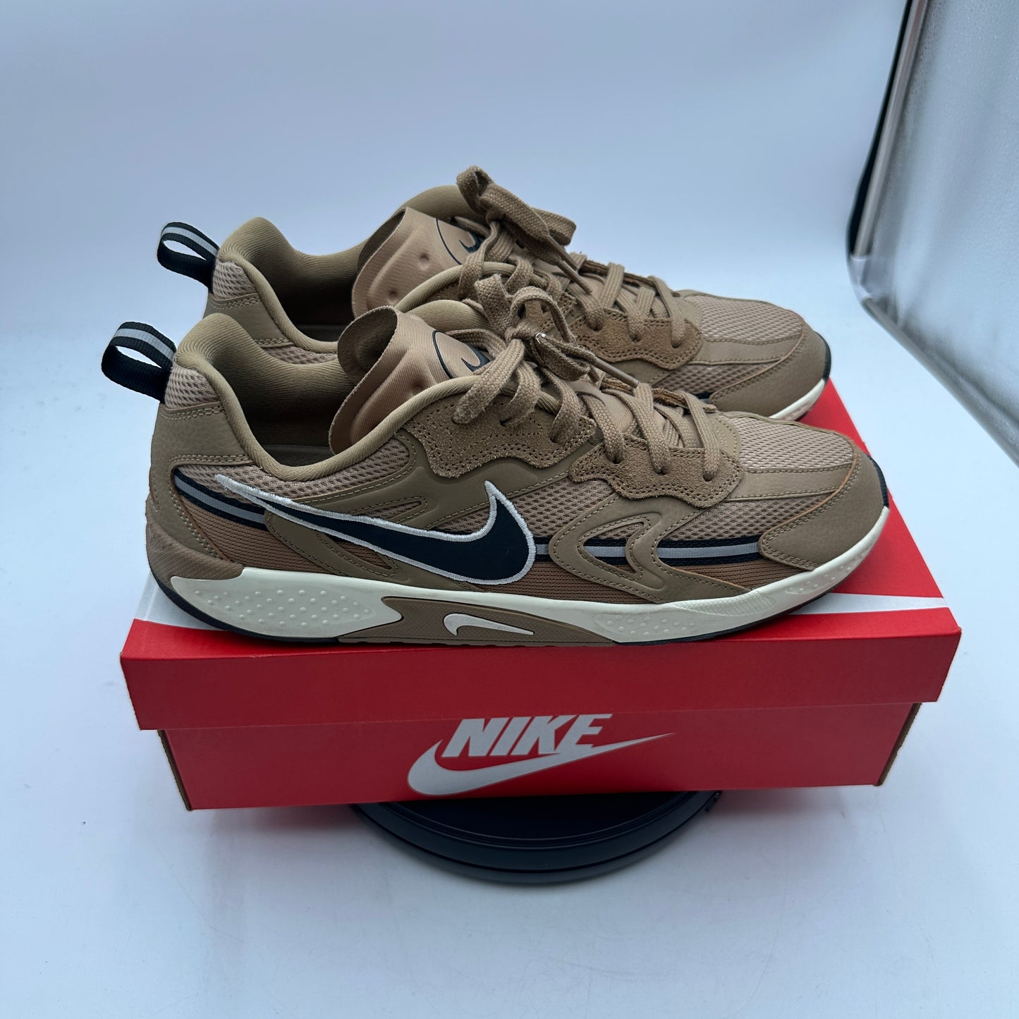 Nike Unisex Jam DK Driftwood/Black-Hemp-Sail Sneakers 12M & 13.5W