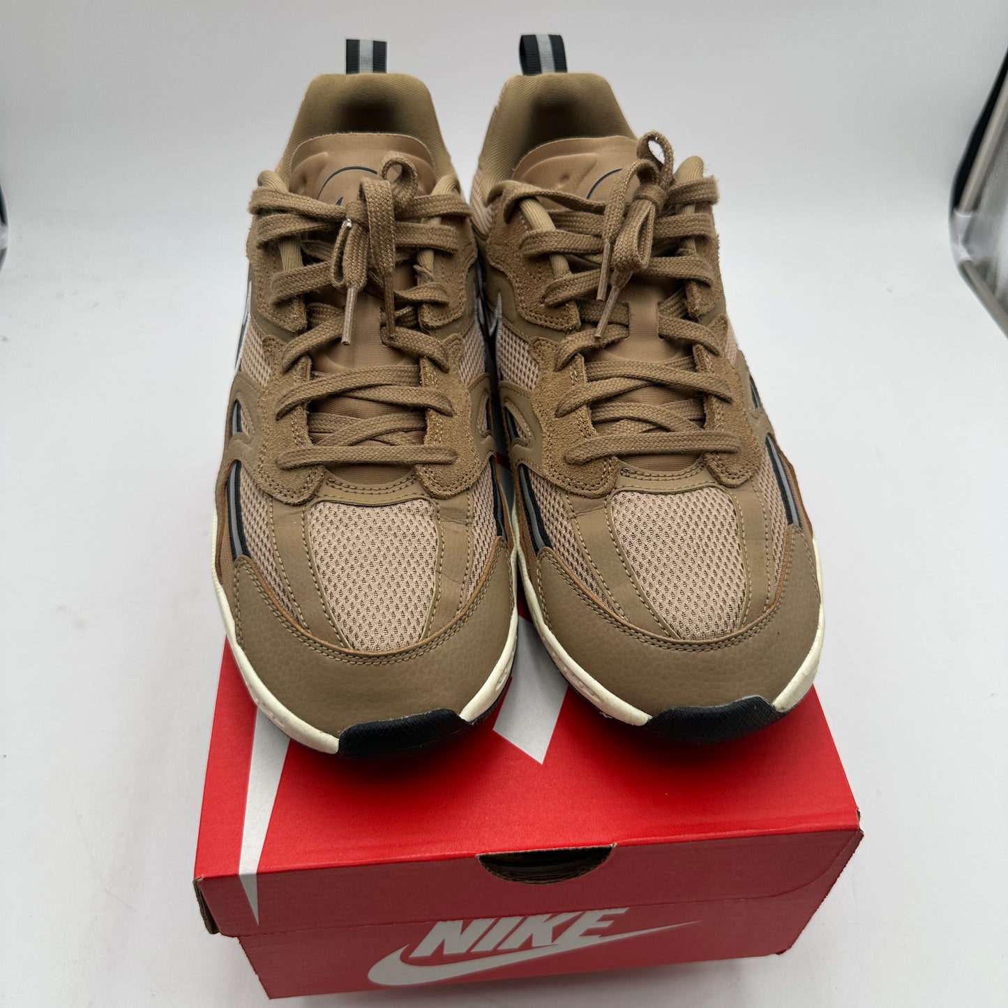 Nike Unisex Jam DK Driftwood/Black-Hemp-Sail Sneakers 12M & 13.5W